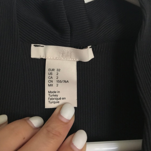 H&M V-neck Bodysuit - Picture 5 of 5